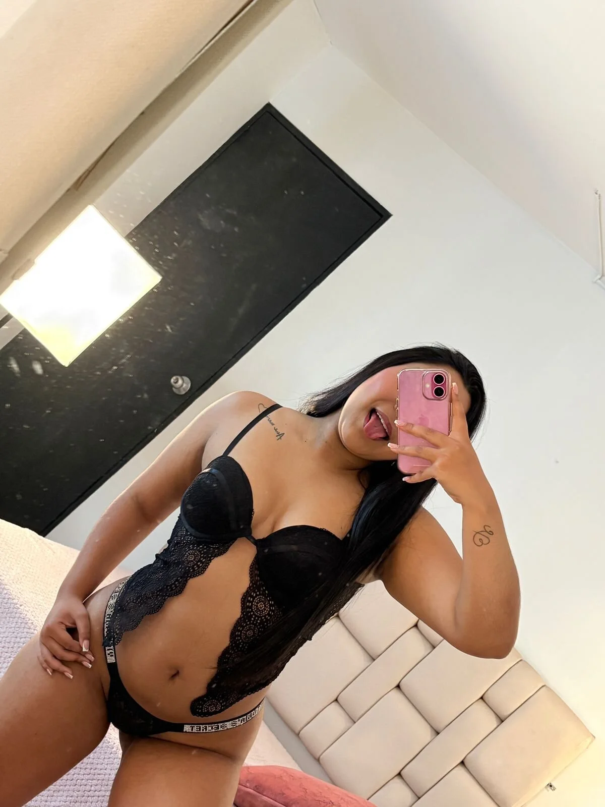 XXX Porn Photo of Nude alahia__rivera2 1