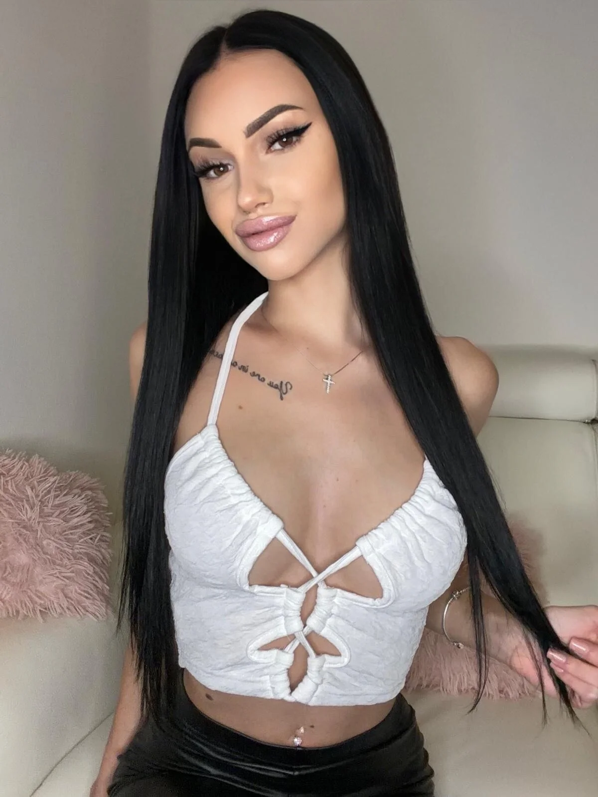 XXX Porn Photo of Nude ilariea_girl 8