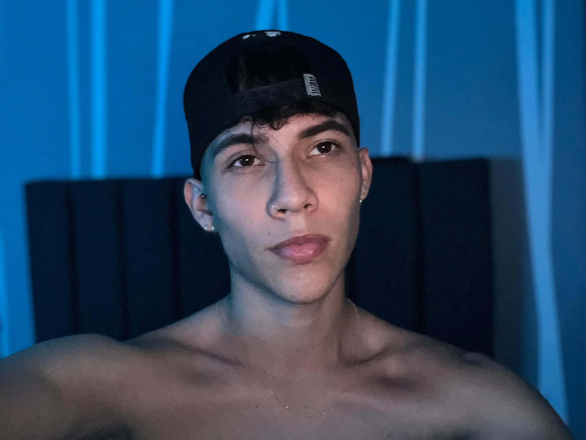 XXX Porn Photo of Nude AronTawers 7