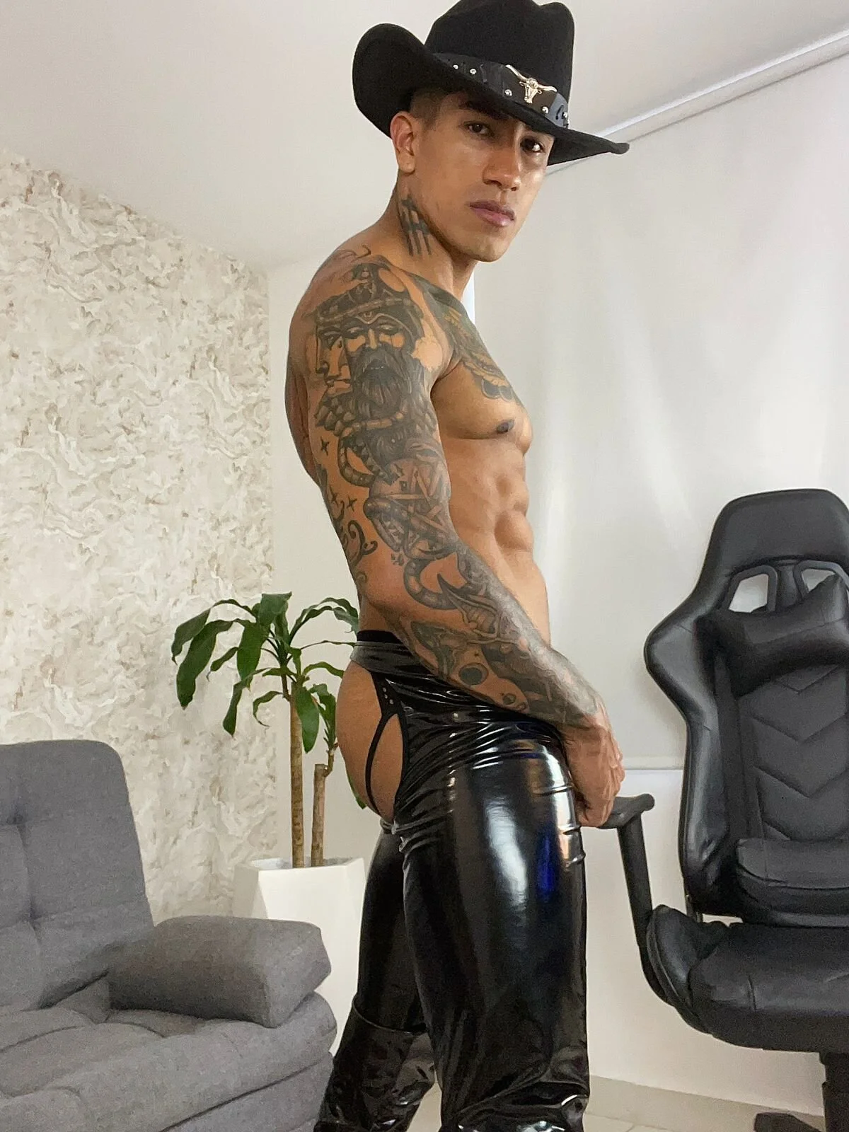 XXX Porn Photo of Nude AdanReilly 24