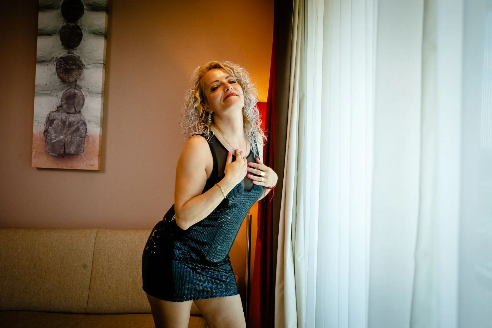 XXX Porn Photo of Nude LadyTouch 6