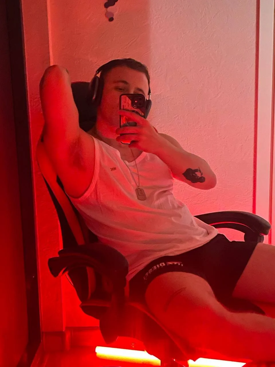 XXX Porn Photo of Nude Vers_gay 35