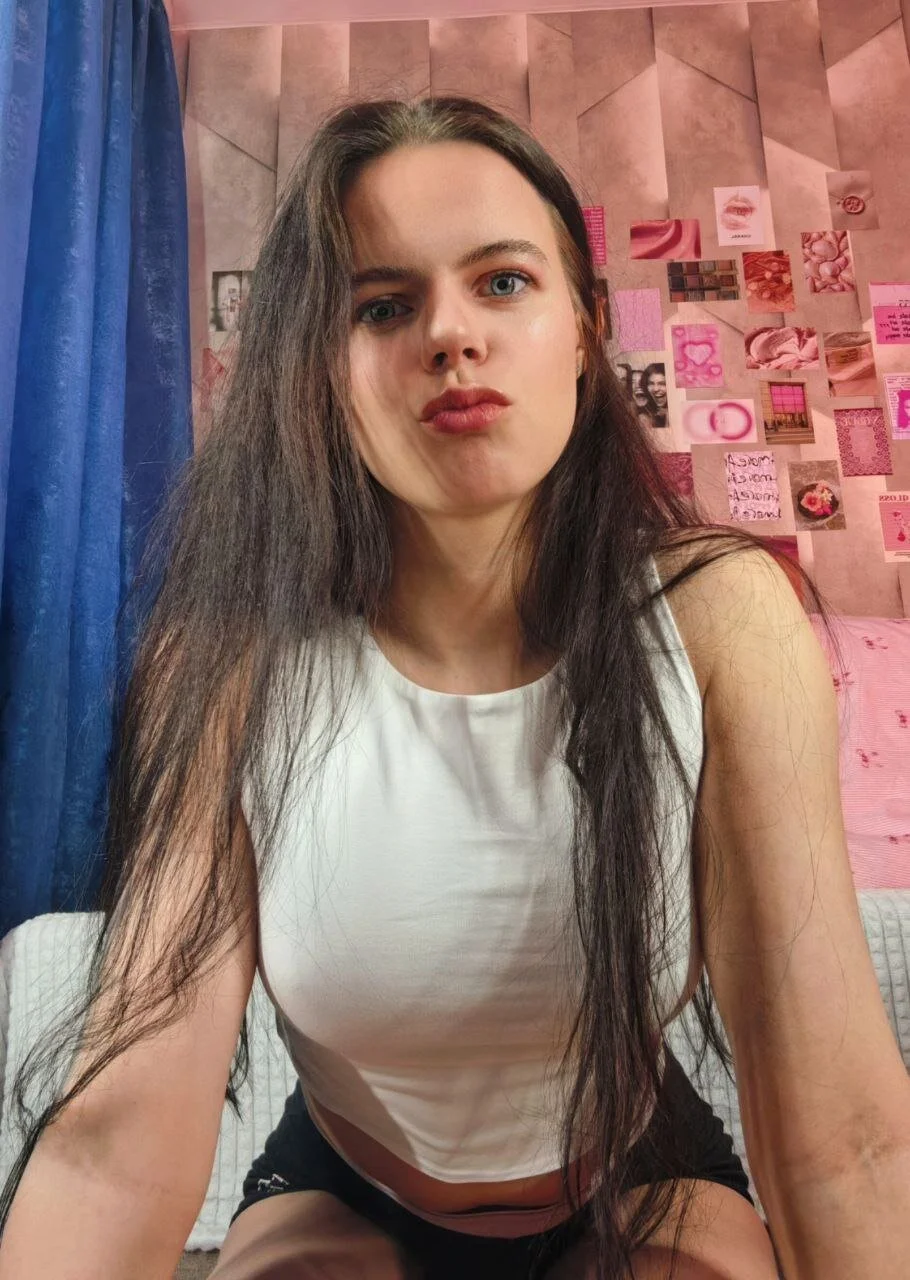 XXX Porn Photo of Nude Alanna_Pow 123