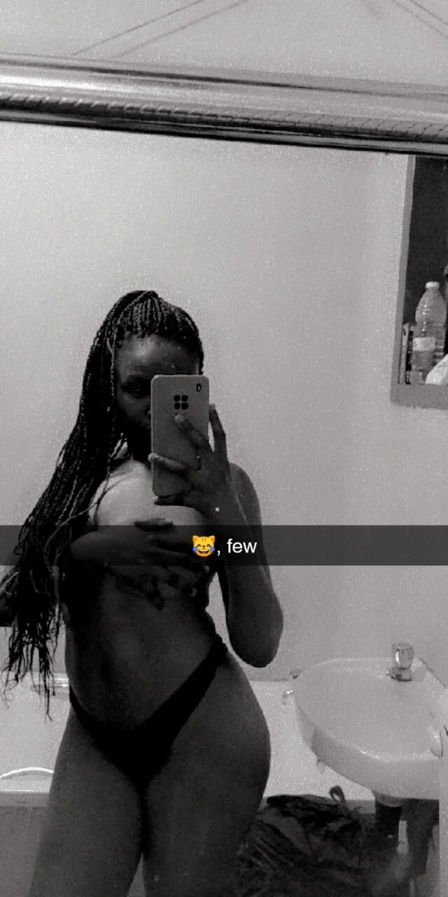 XXX Porn Photo of Nude YrSlaveAmina 1