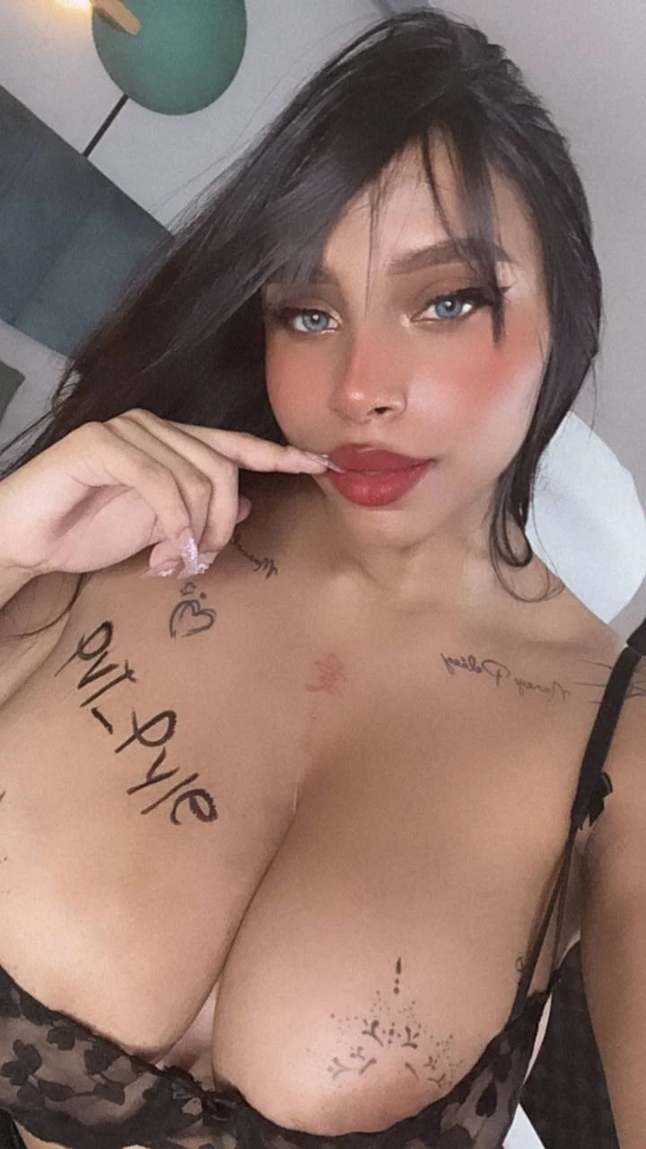 XXX Porn Photo of Nude MadeleineSanez 7