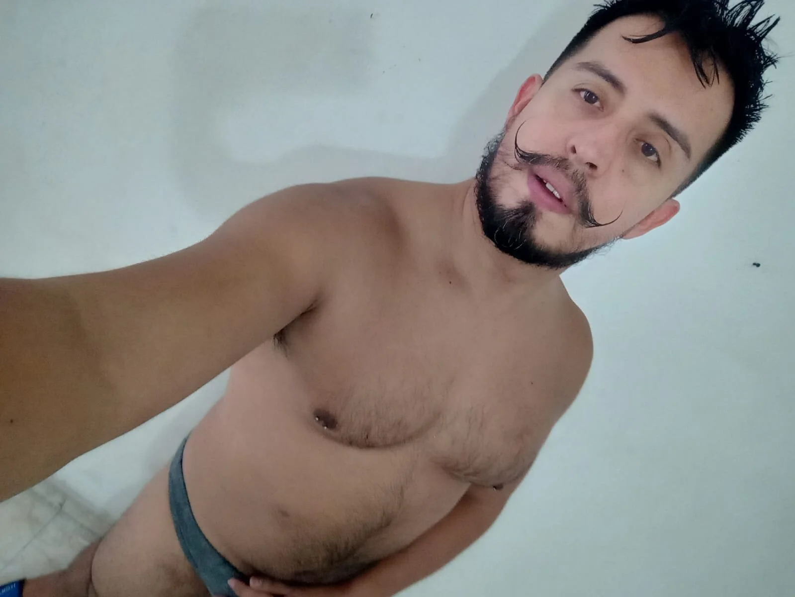 XXX Porn Photo of Nude KalethBigDick 2121