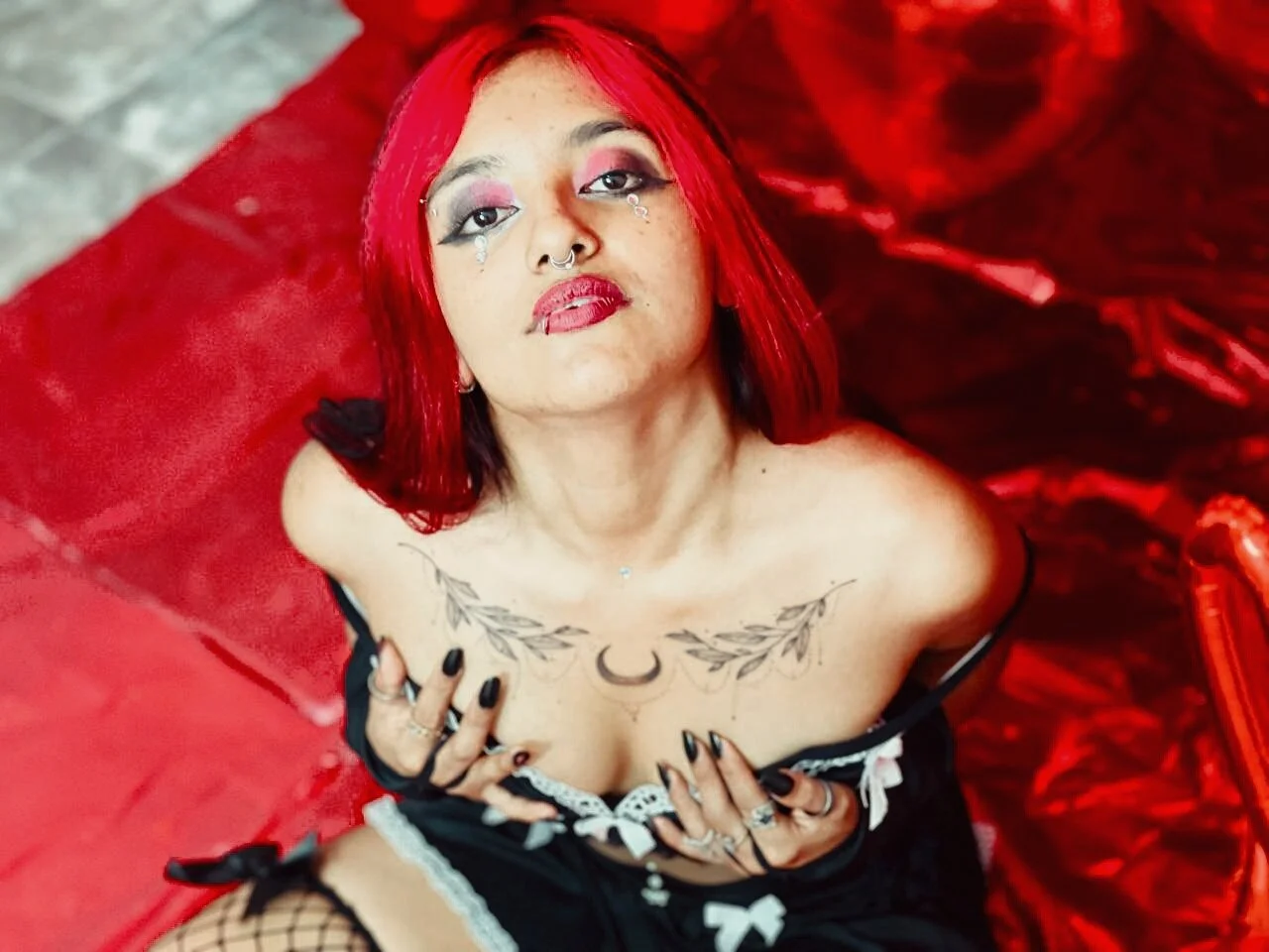 XXX Porn Photo of Nude carolinerue 2