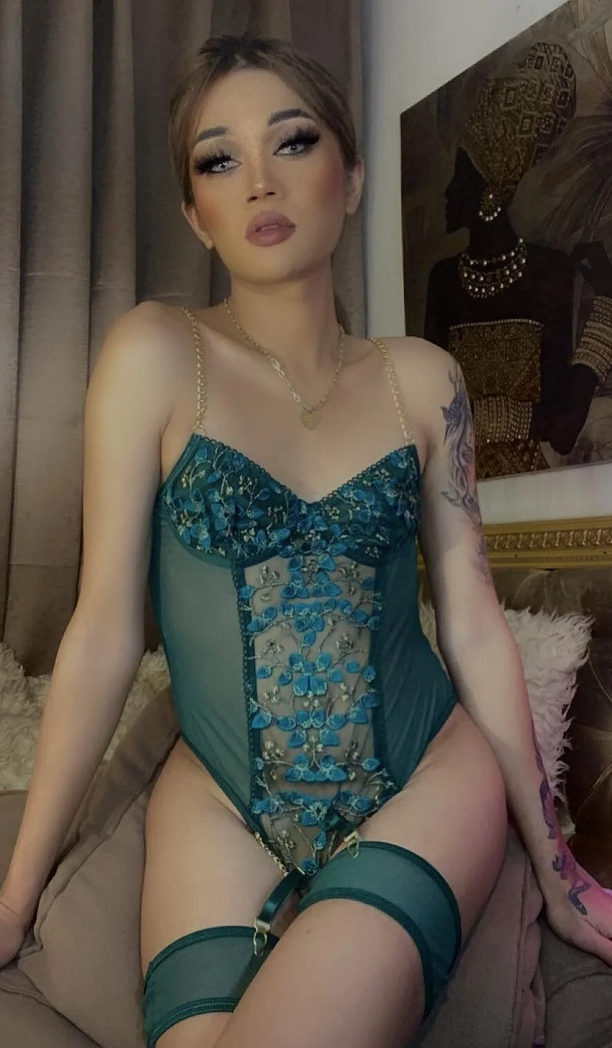 XXX Porn Photo of Nude maviehugecock 4