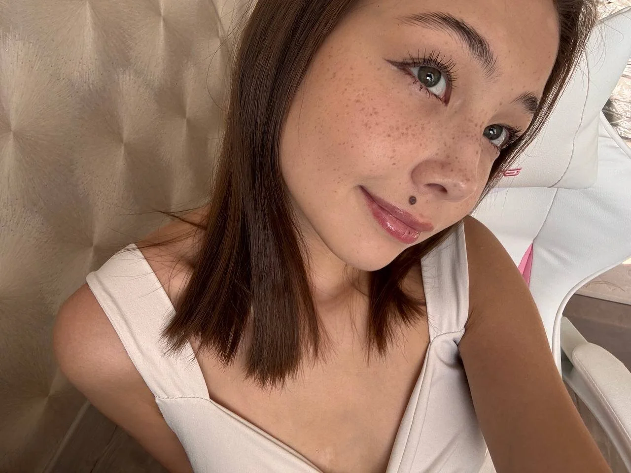 XXX Porn Photo of Nude luna_young 78