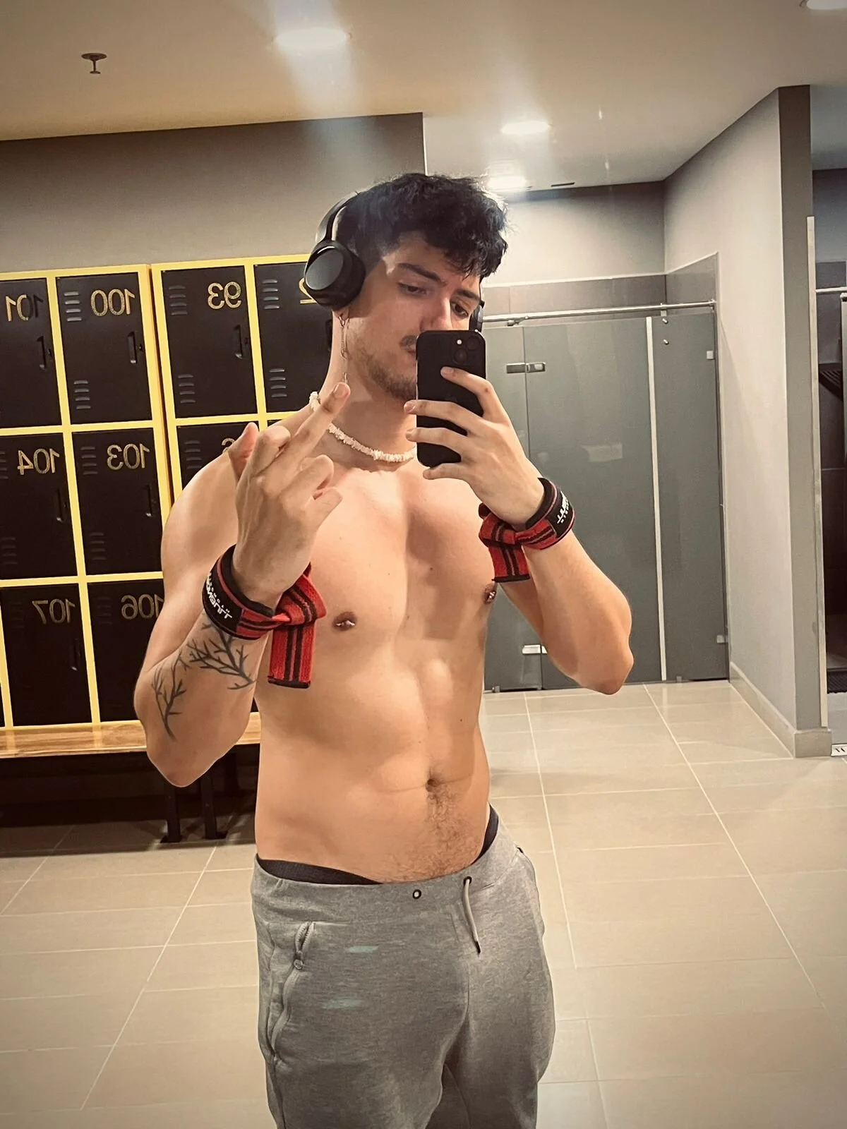 XXX Porn Photo of Nude bbbeachboy 129