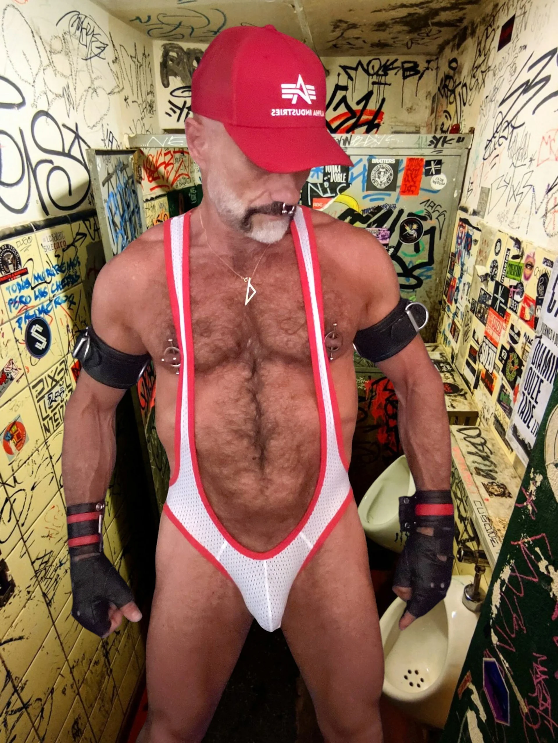 XXX Porn Photo of Nude MusclesCigarsFFPig 4