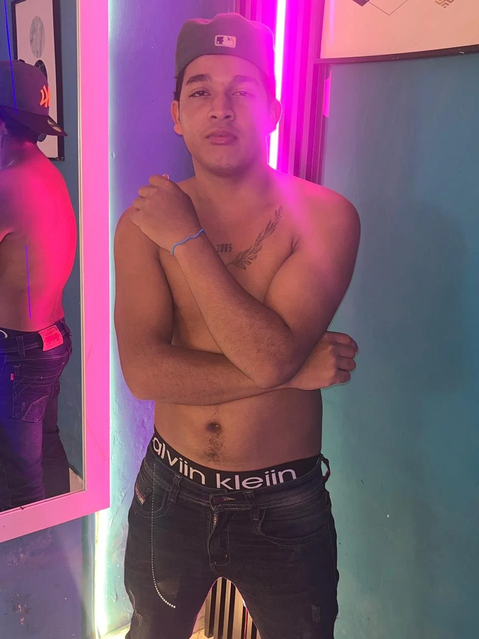XXX Porn Photo of Nude davisito_26 2