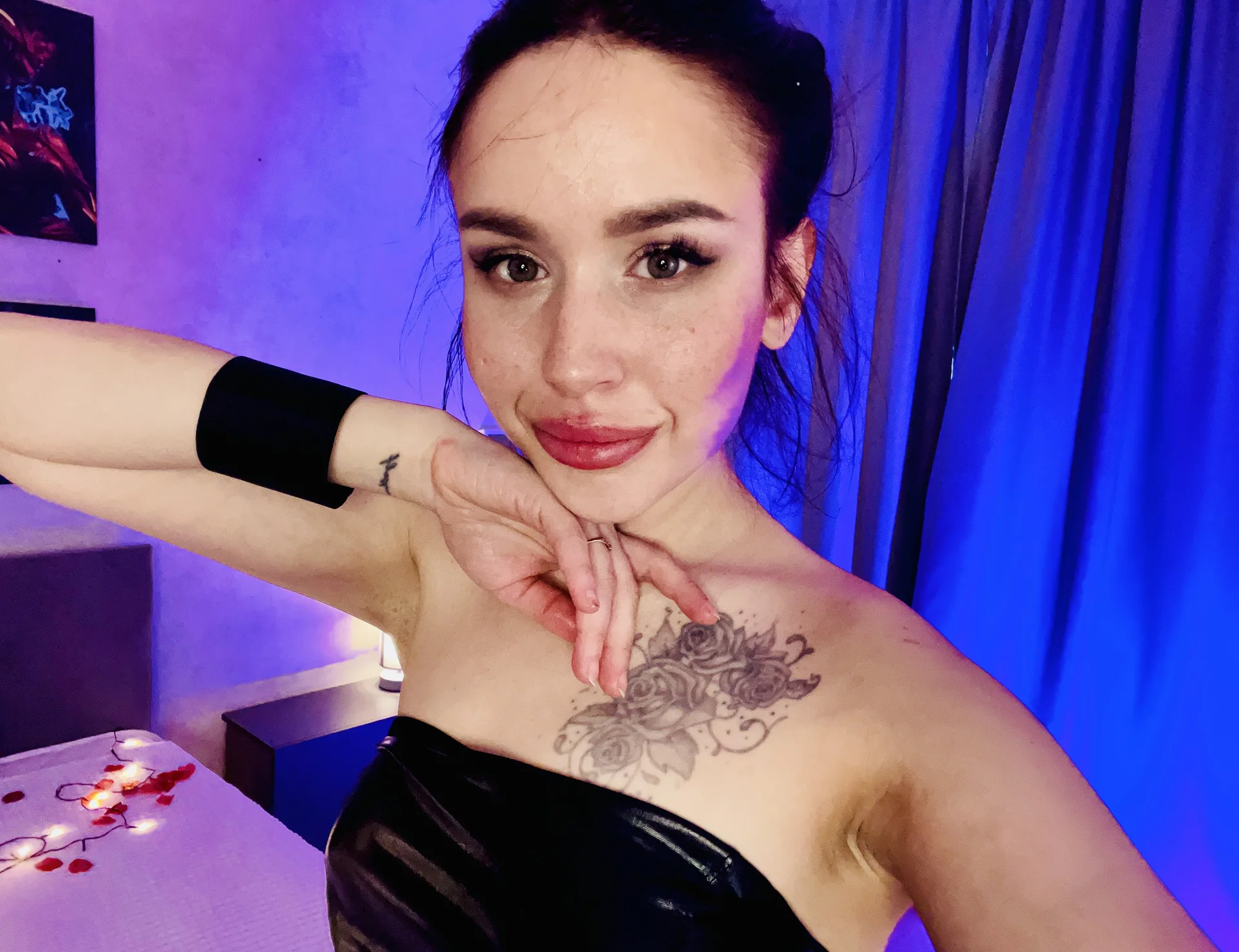 XXX Porn Photo of Nude tina_xx_tina 1