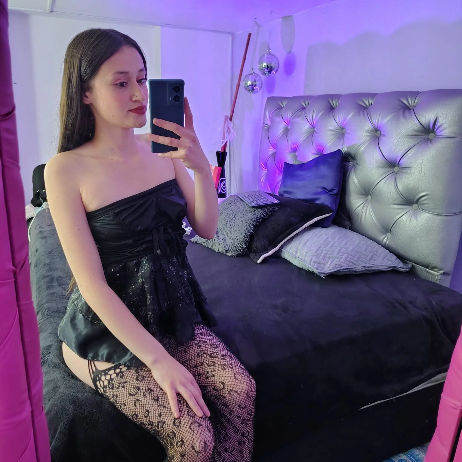 XXX Porn Photo of Nude Emily_Swiftt 1
