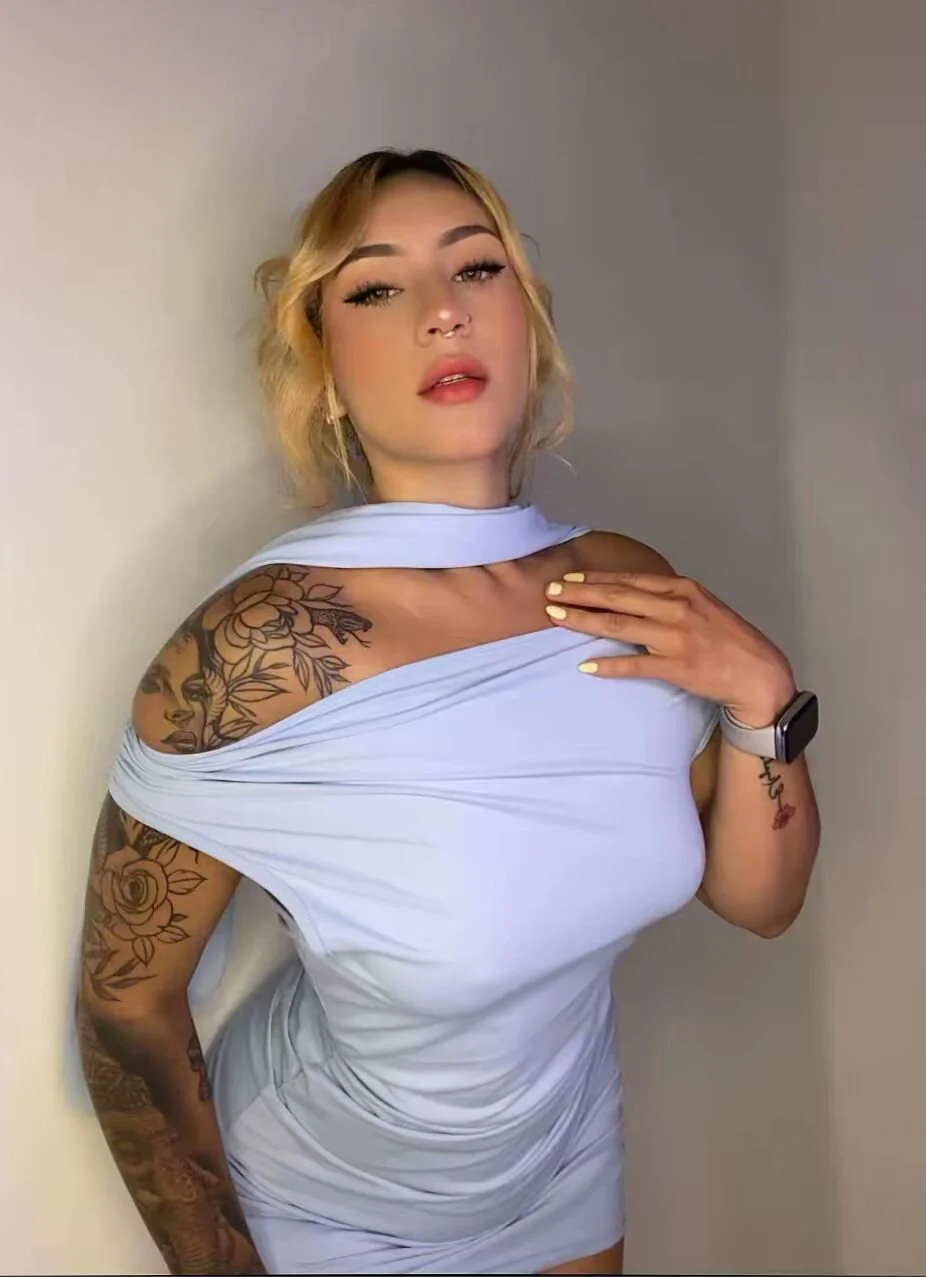 XXX Porn Photo of Nude Emily_robertss 123