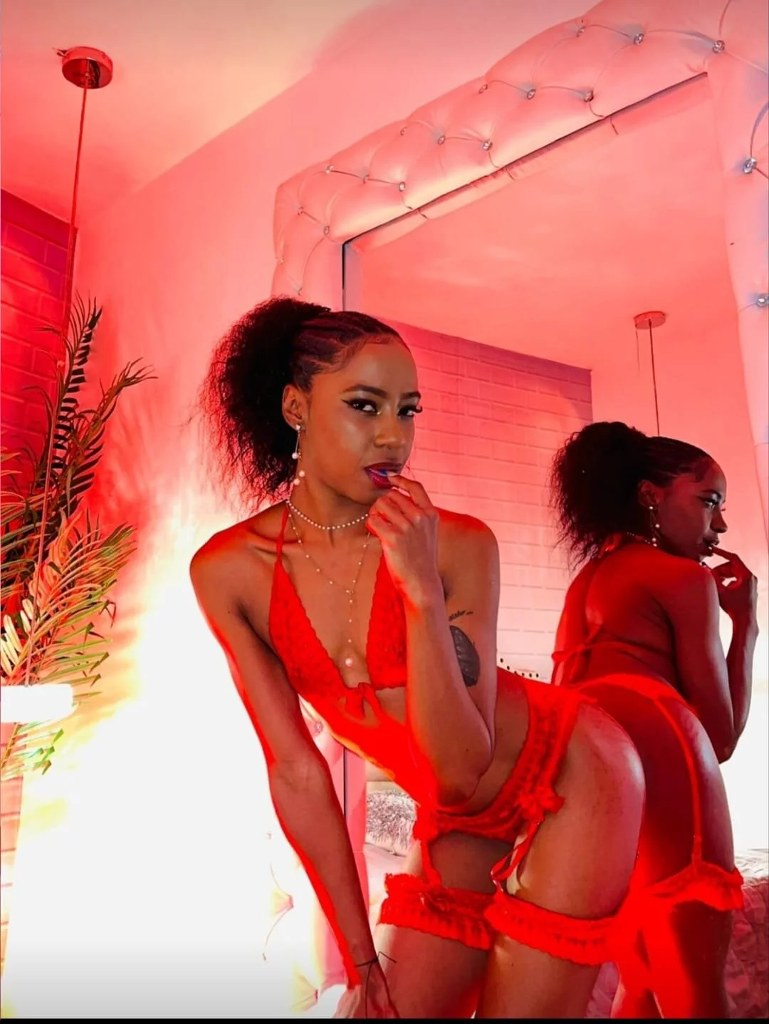 XXX Porn Photo of Nude galehodgeeX 5