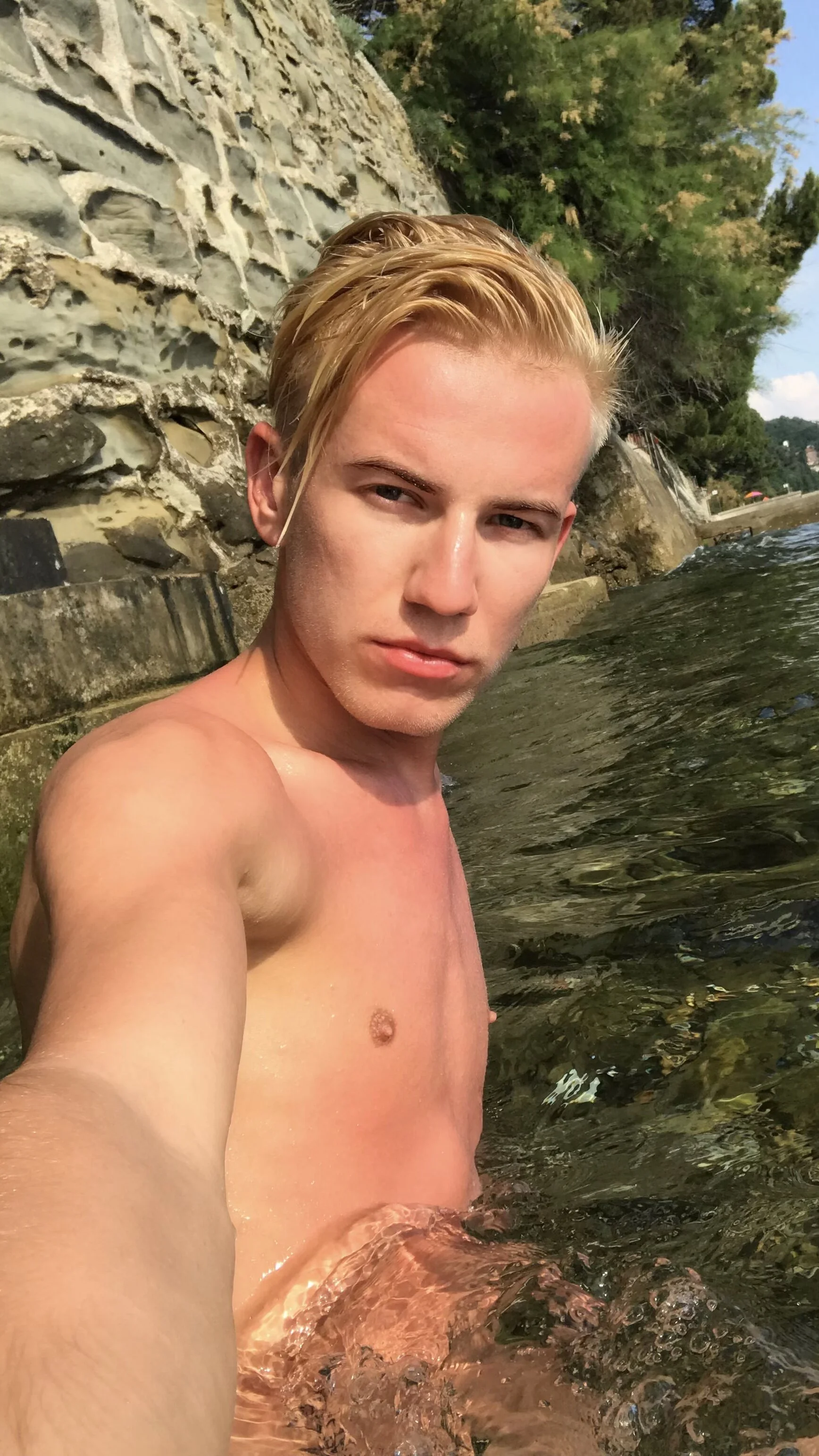 XXX Porn Photo of Nude Vuitton 16