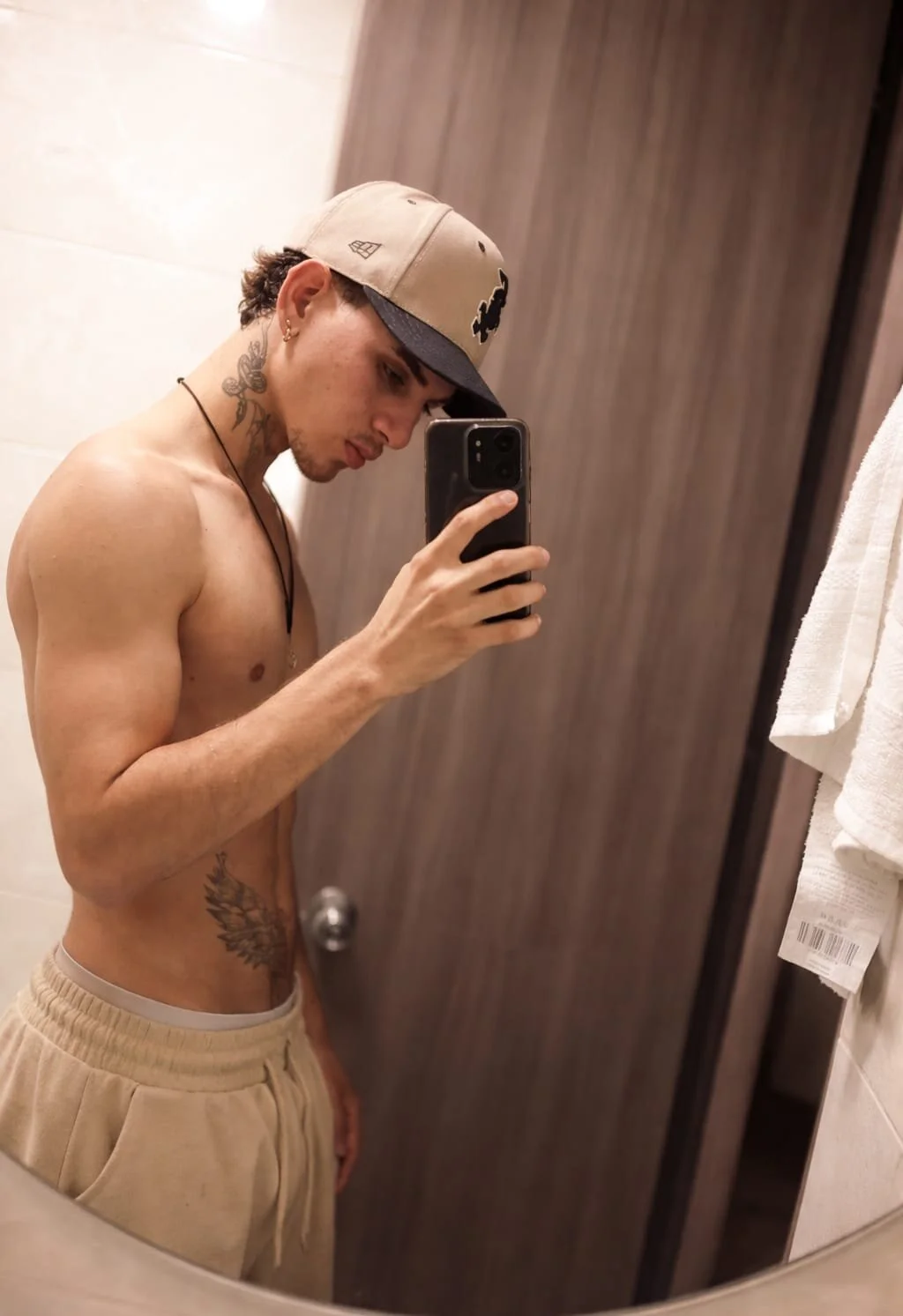 XXX Porn Photo of Nude apolo_lux 10