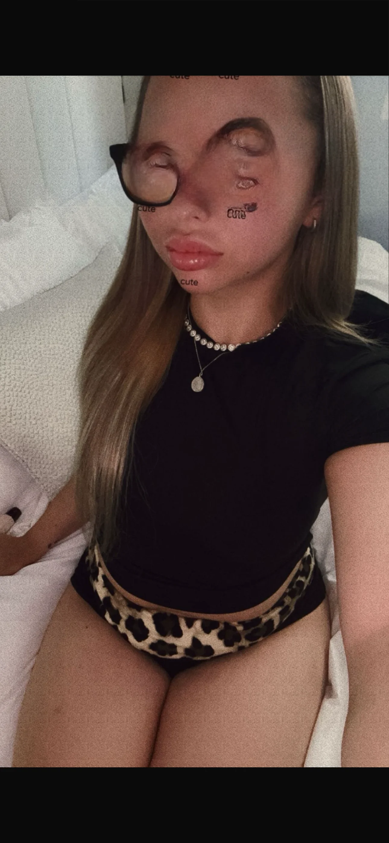 XXX Porn Photo of Nude petitelucyXoxx 26