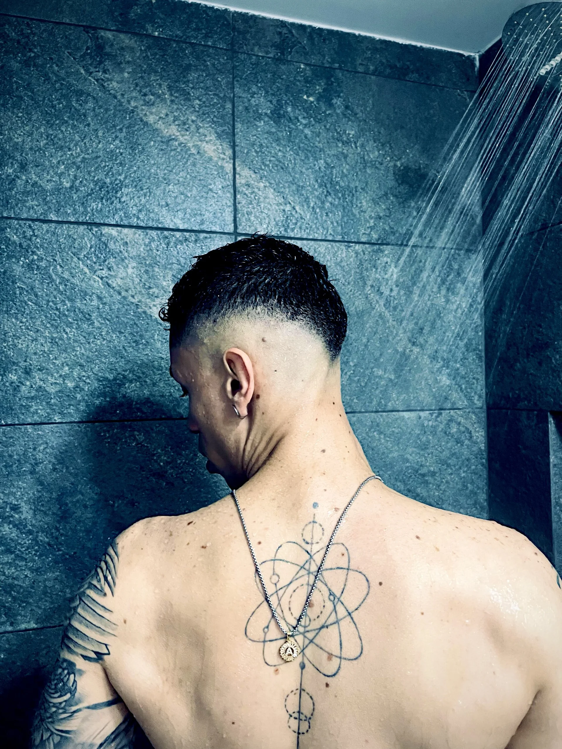 XXX Porn Photo of Nude aaronswt 33