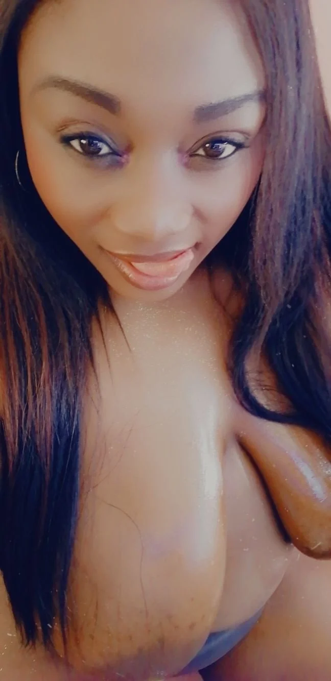 XXX Porn Photo of Nude ViviannLane 12