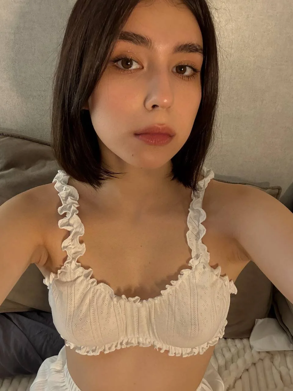 XXX Porn Photo of Nude shy-gaze 1