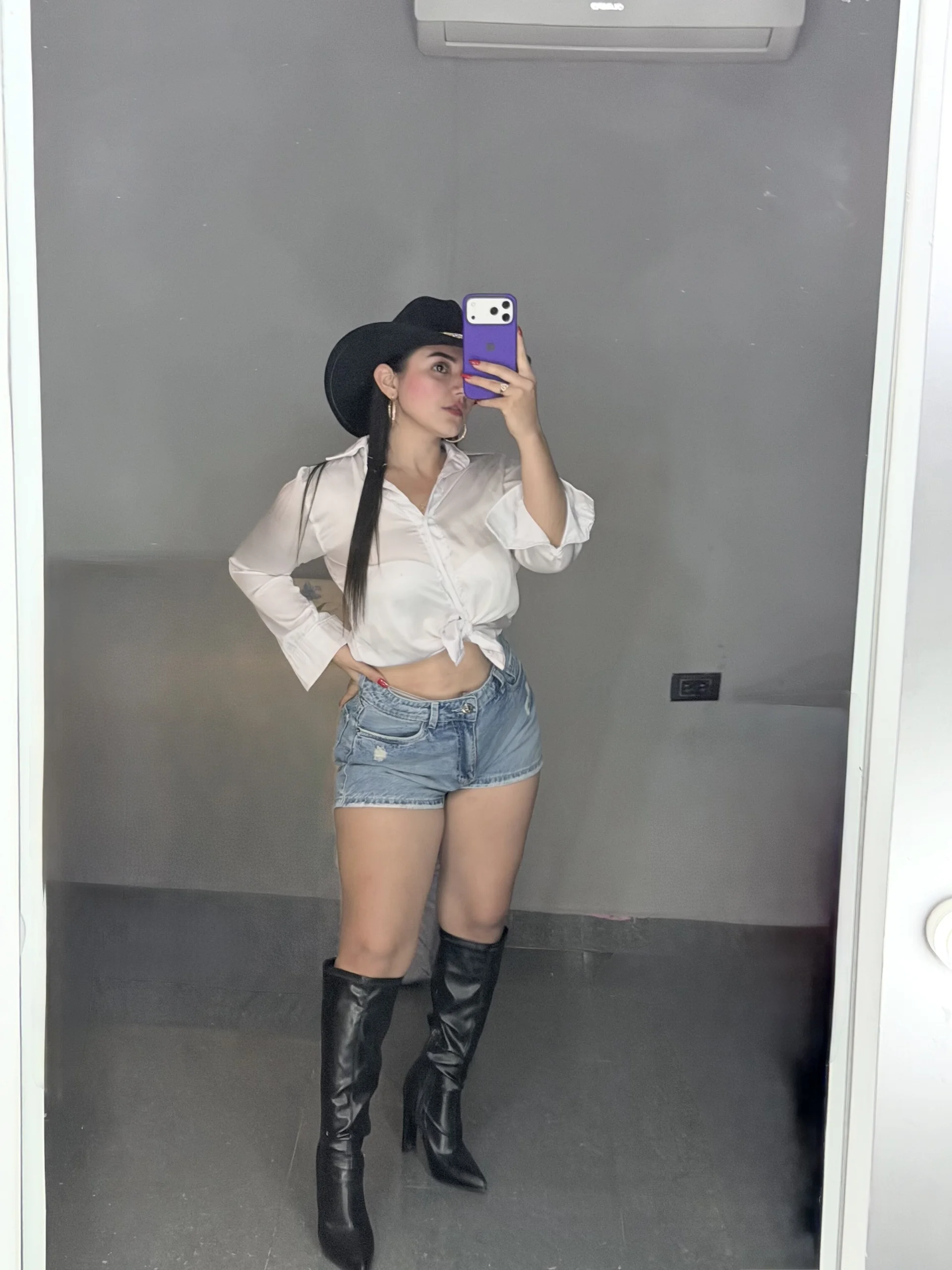 XXX Porn Photo of Nude salomecute21 21