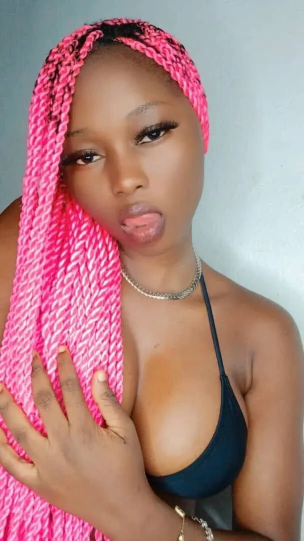 XXX Porn Photo of Nude ivy_Skyi 2