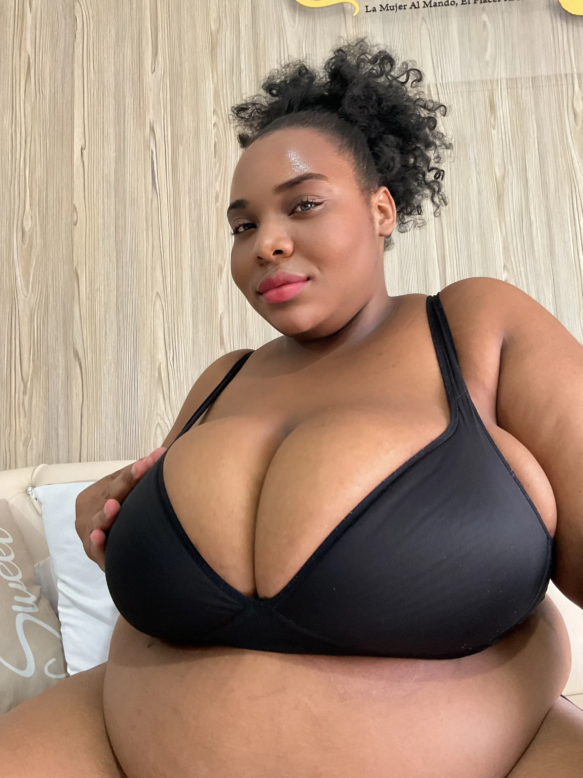 XXX Porn Photo of Nude Breisy_bigboobs 1