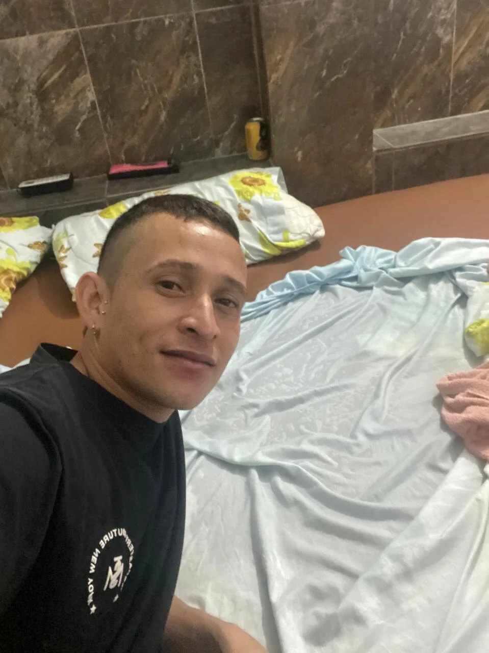 XXX Porn Photo of Nude liamsantiago13 1