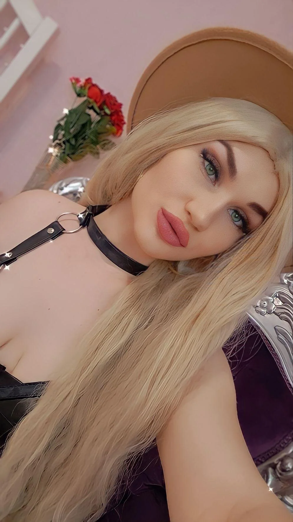 XXX Porn Photo of Nude MistressKasandra 8