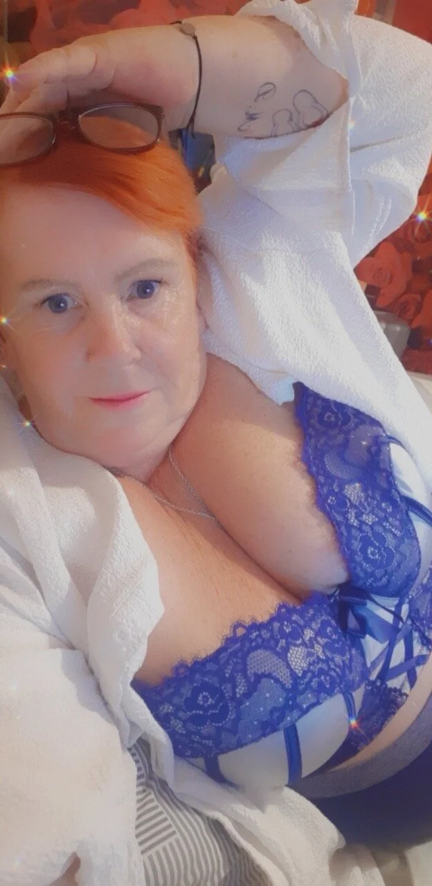 XXX Porn Photo of Nude Playful_MILF_Demi 6
