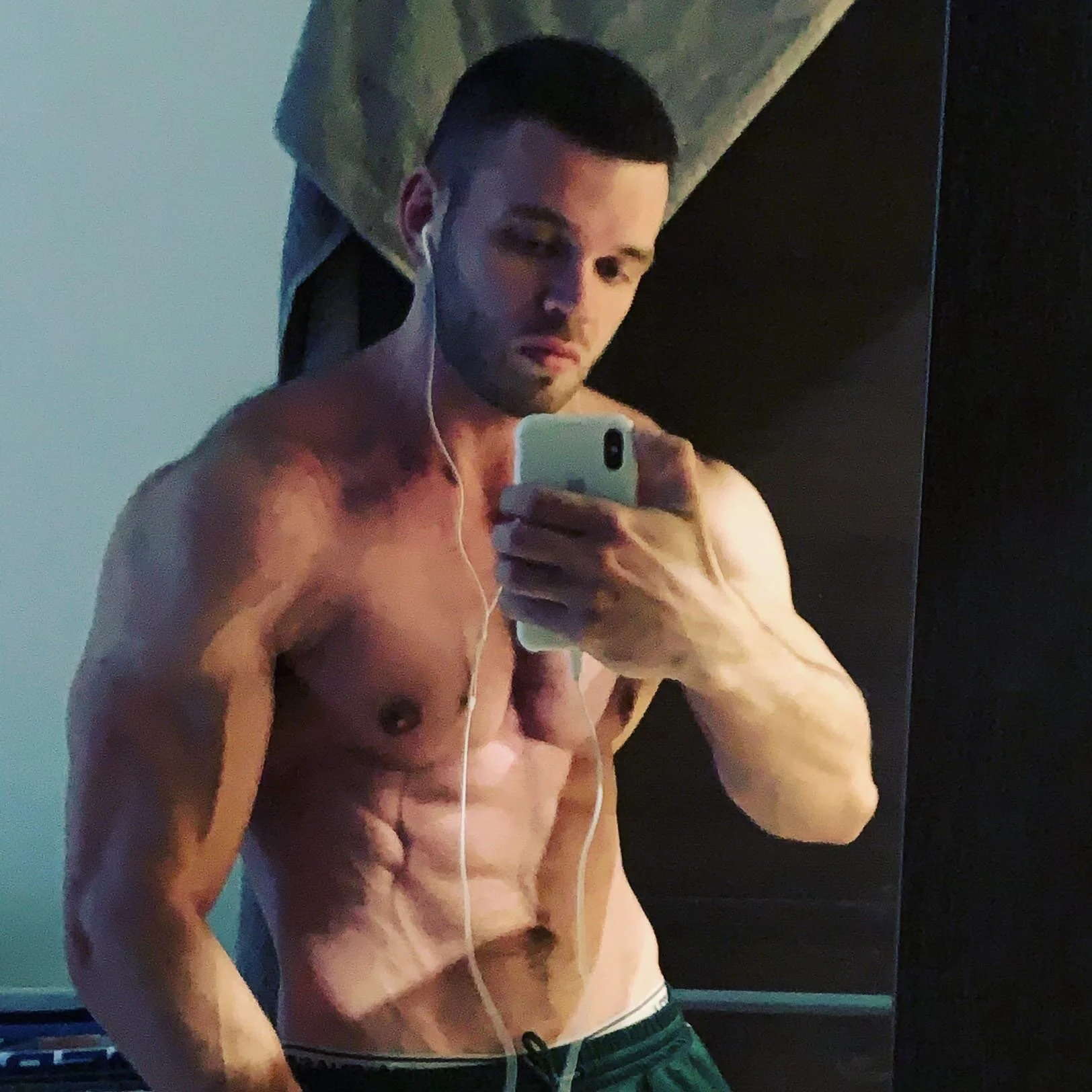 XXX Porn Photo of Nude ericeric507 4