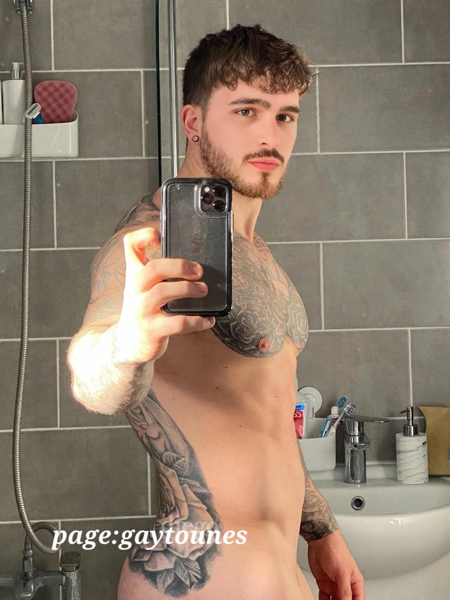 XXX Porn Photo of Nude ovar12 1