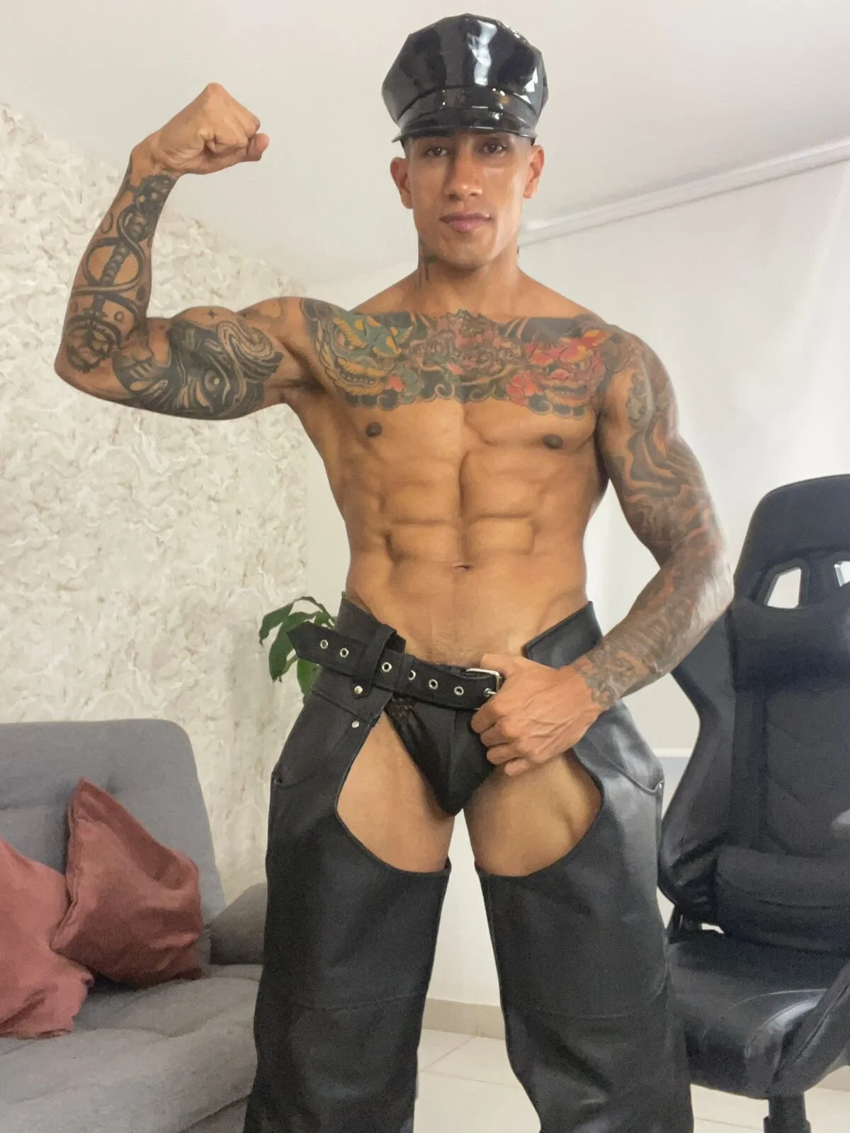 XXX Porn Photo of Nude AdanReilly 28