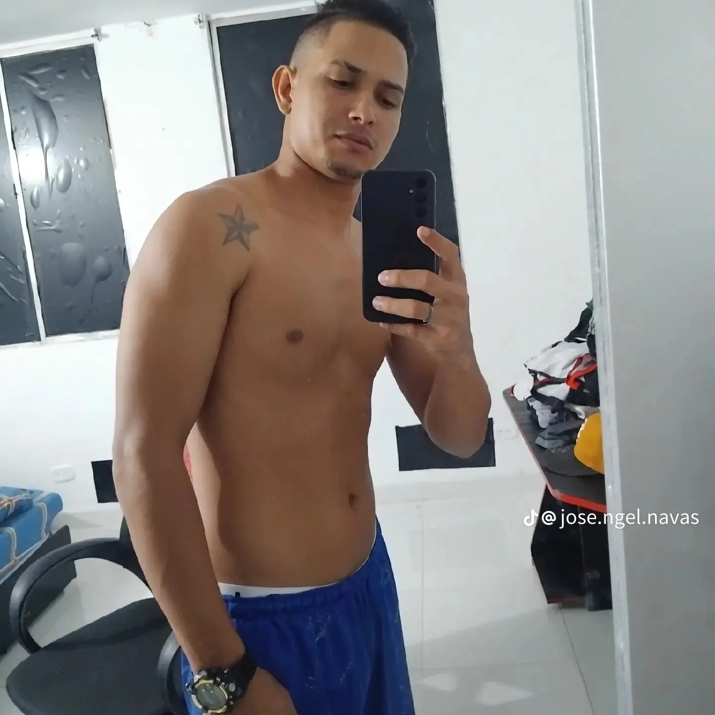 XXX Porn Photo of Nude bes-parisxx 1