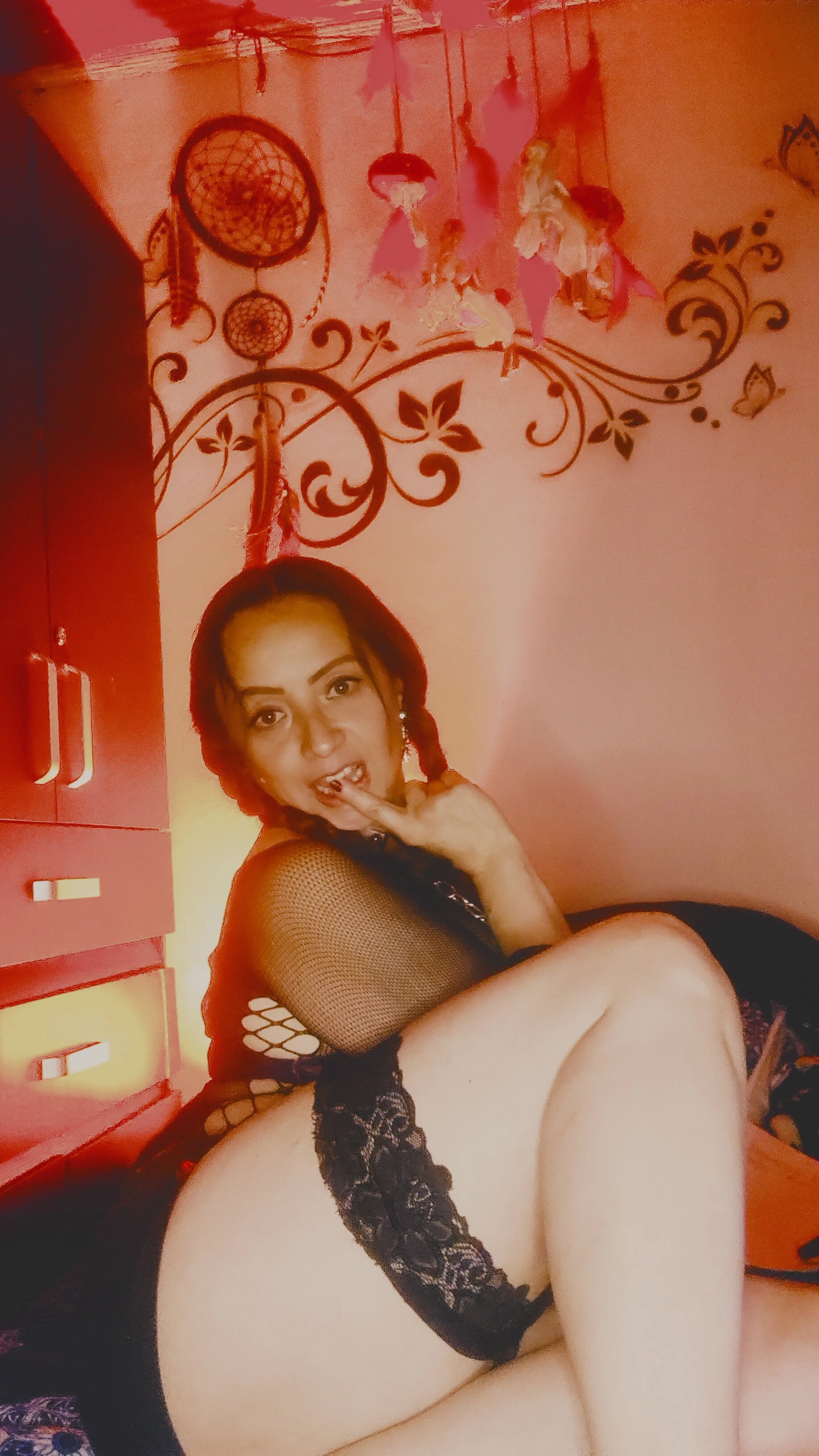 XXX Porn Photo of Nude Katicalatinmilf 25