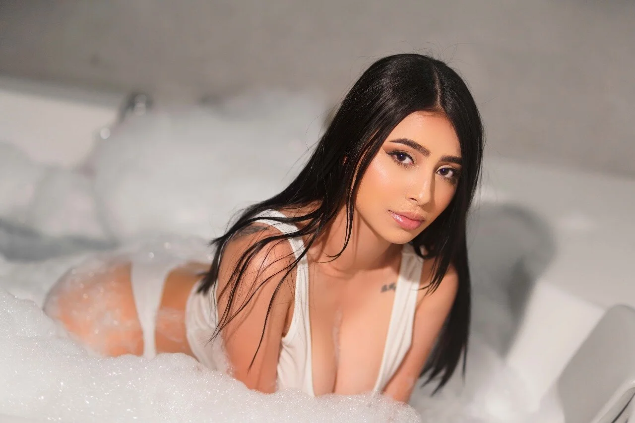XXX Porn Photo of Nude EmelyParker 10