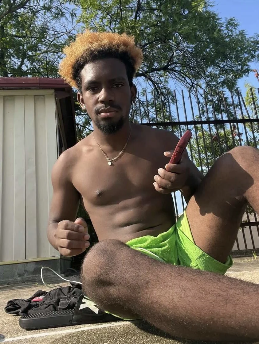 XXX Porn Photo of Nude kyng__tylr 4