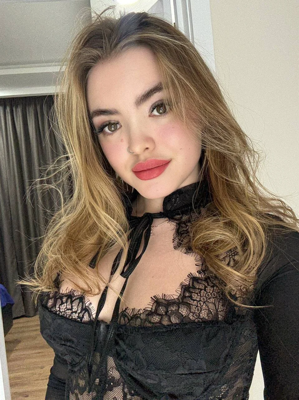 XXX Porn Photo of Nude VallieBrandwein 27