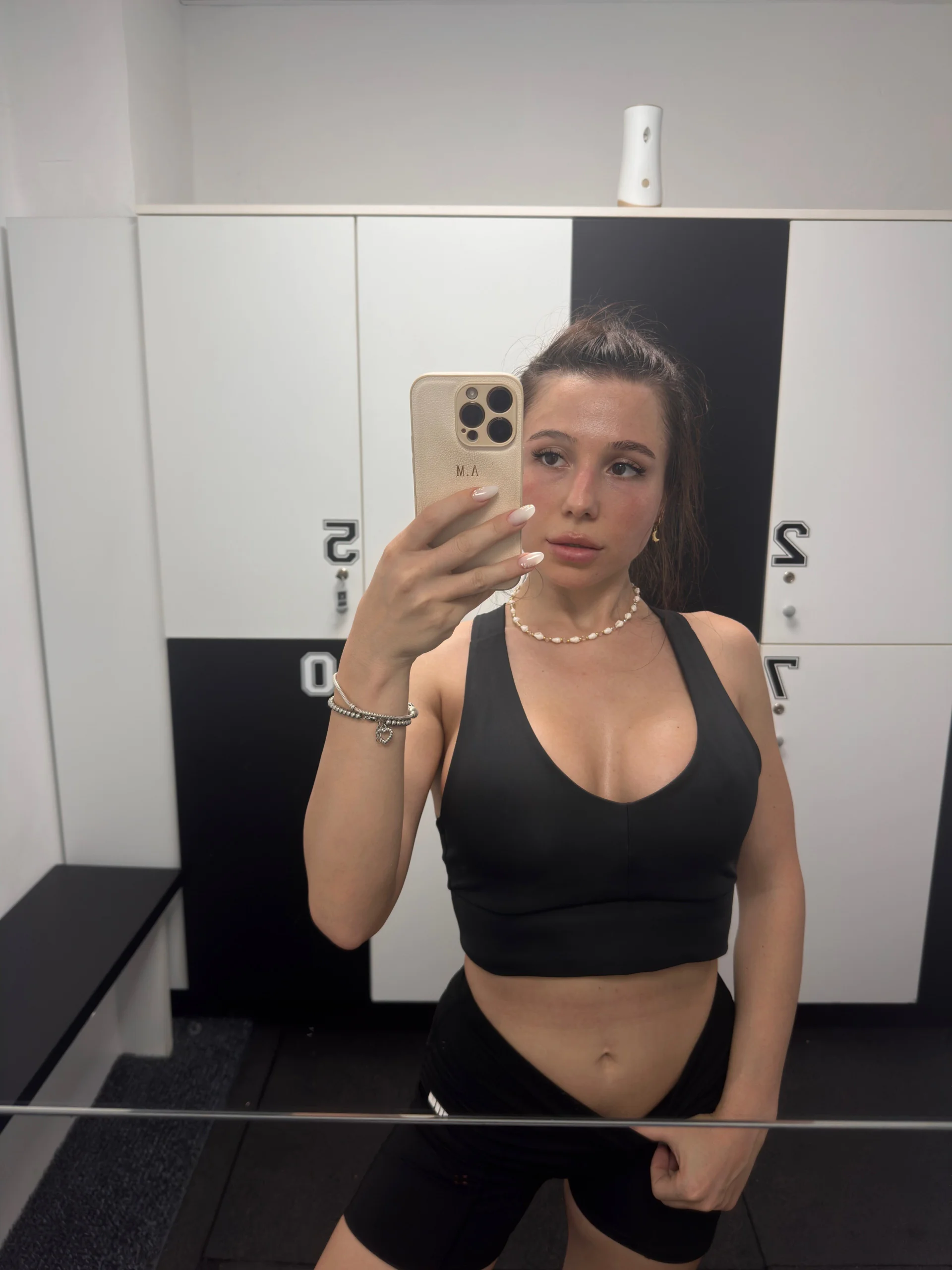 XXX Porn Photo of Nude InsideMia 30