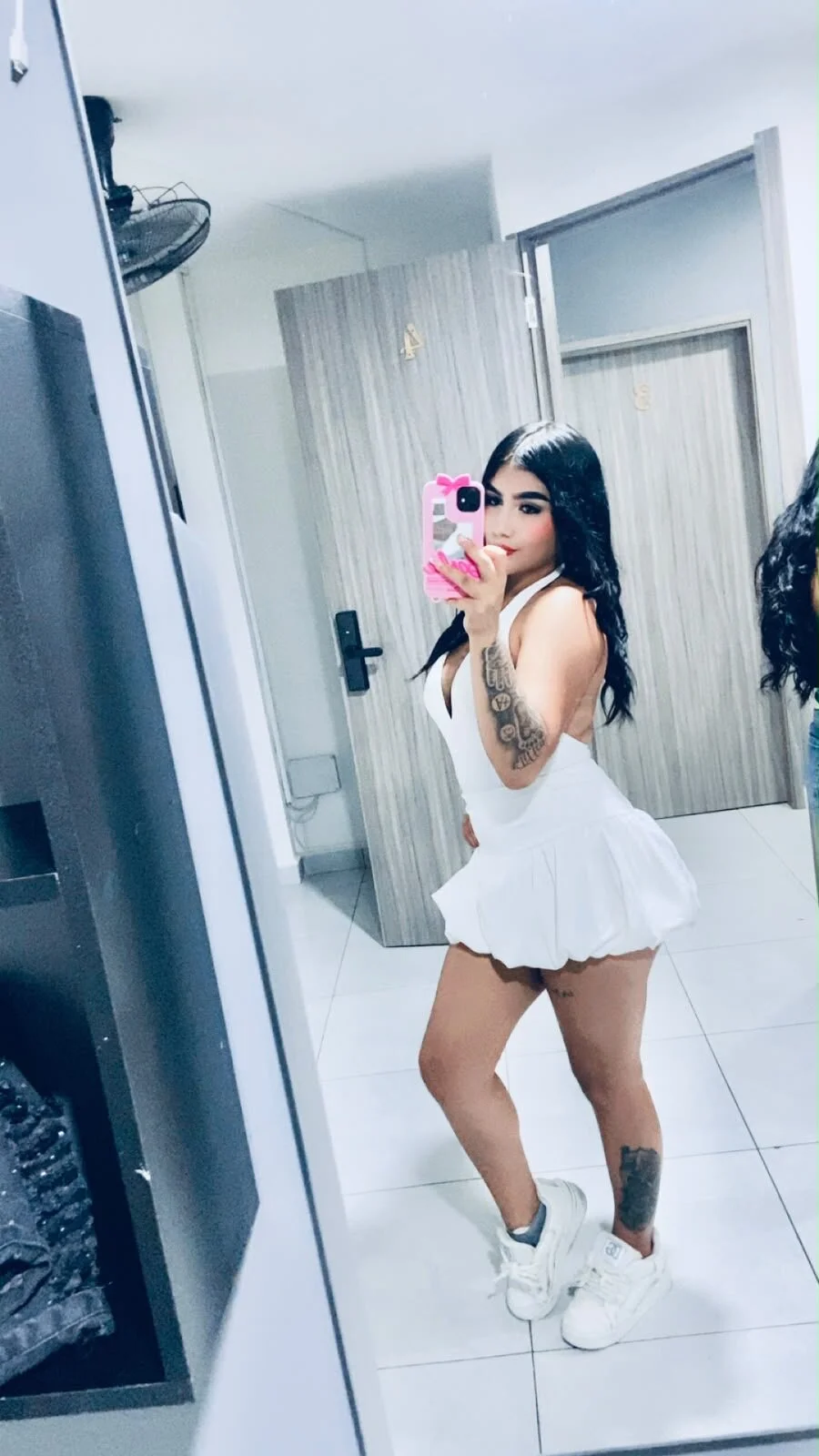XXX Porn Photo of Nude LatinsSquirting 1
