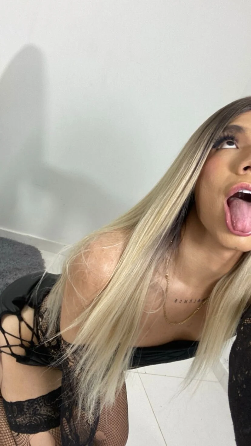 XXX Porn Photo of Nude charlotte_cruzx 3