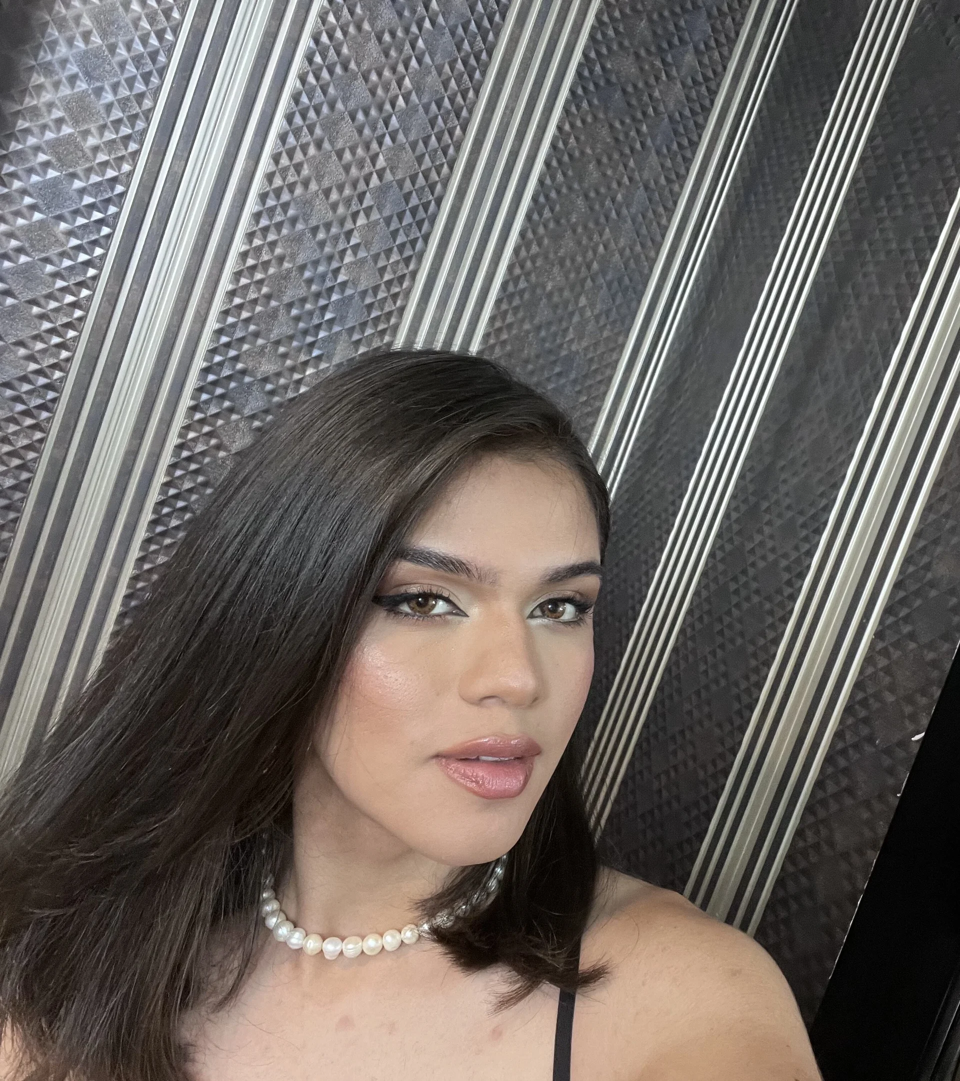 XXX Porn Photo of Nude lizzywindsor 8