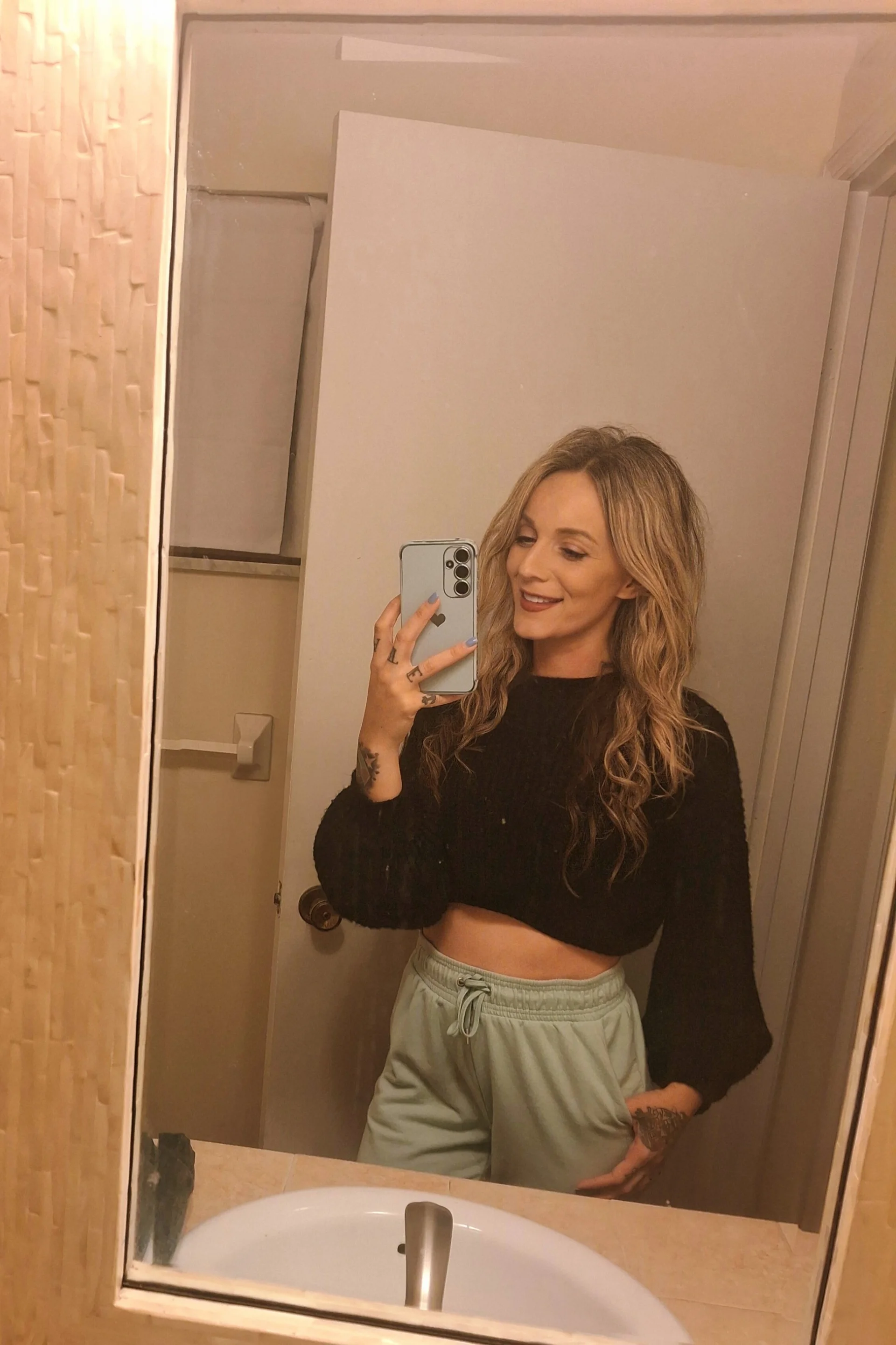 XXX Porn Photo of Nude Heyitsmee33 2