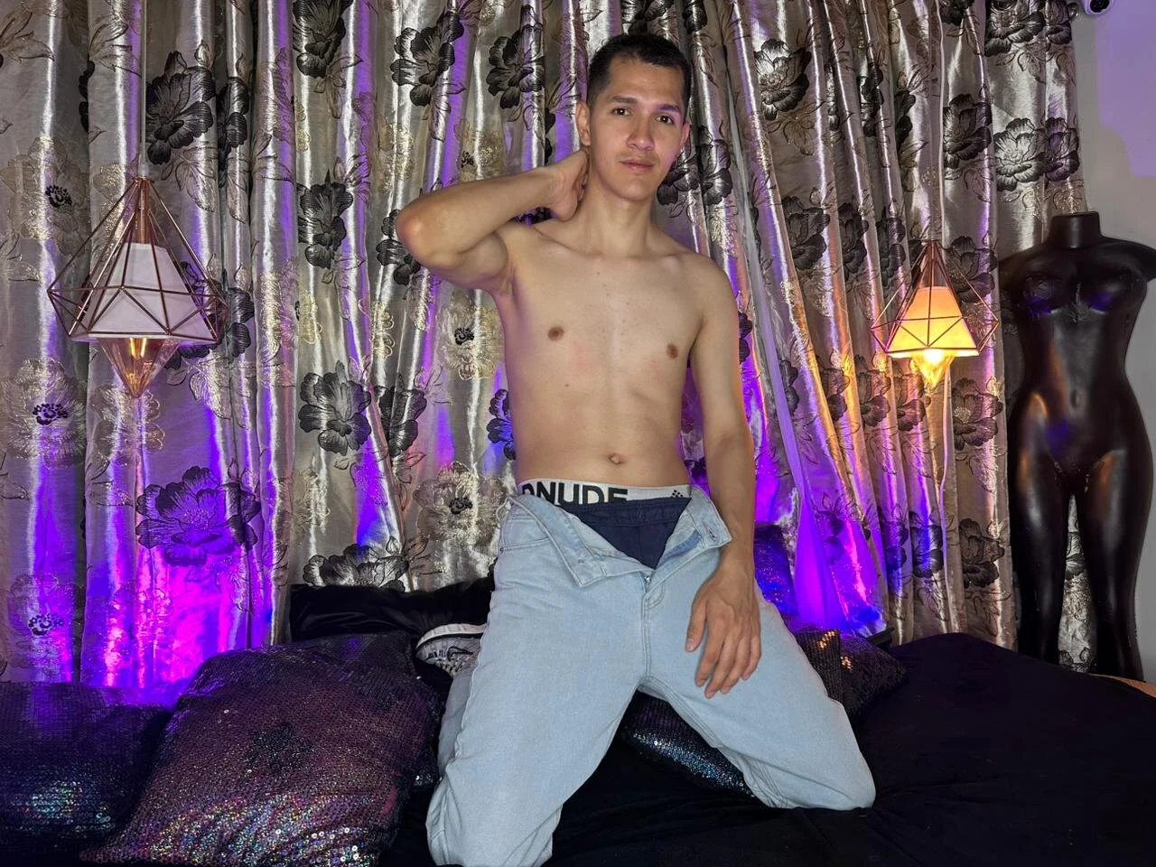XXX Porn Photo of Nude MilanDavid1 7