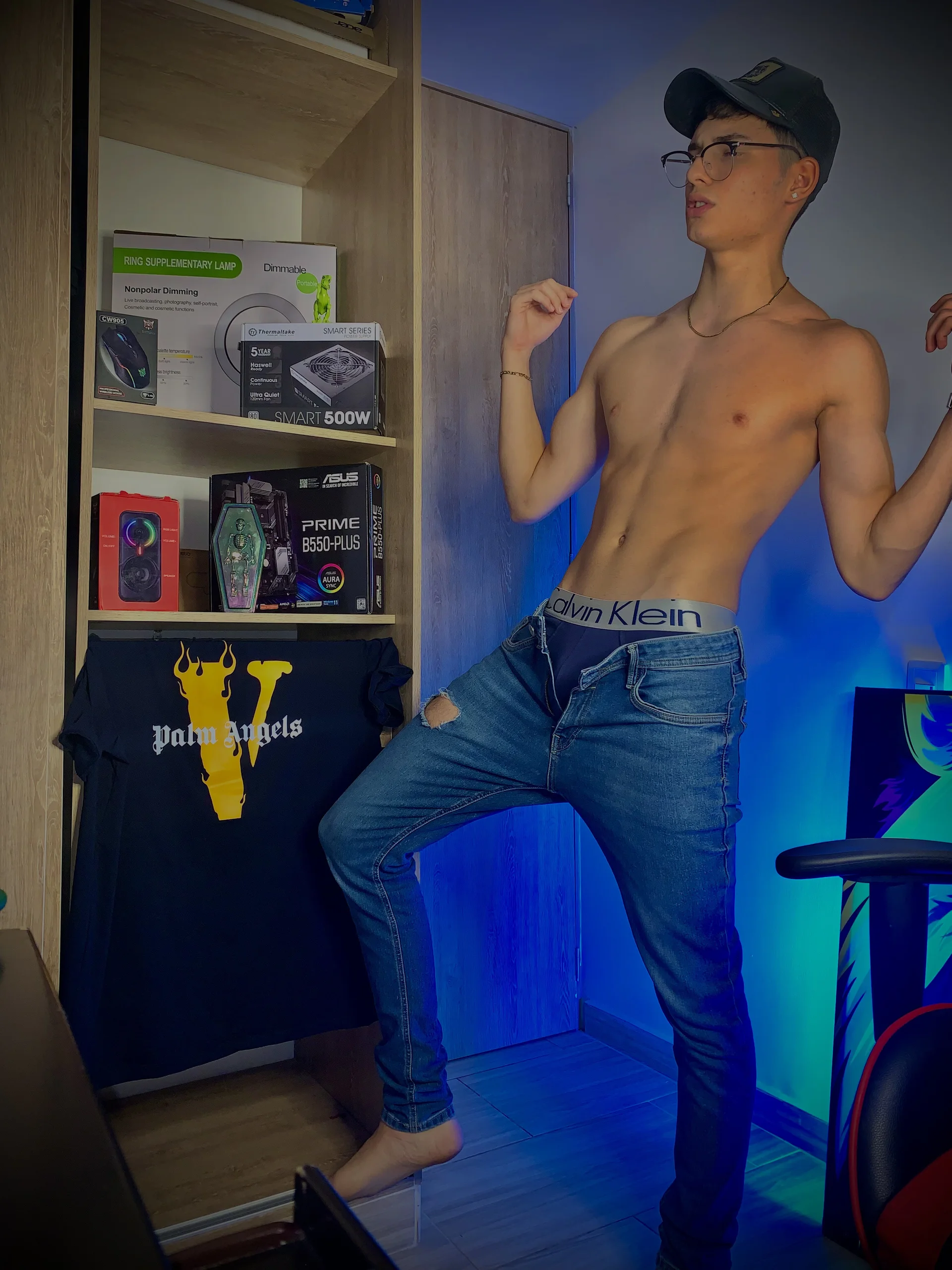 XXX Porn Photo of Nude god_drake 28