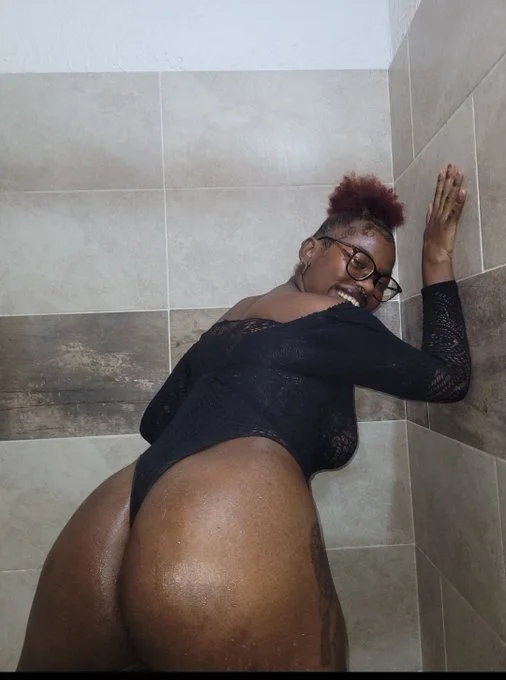 XXX Porn Photo of Nude suggar_mommy777 4