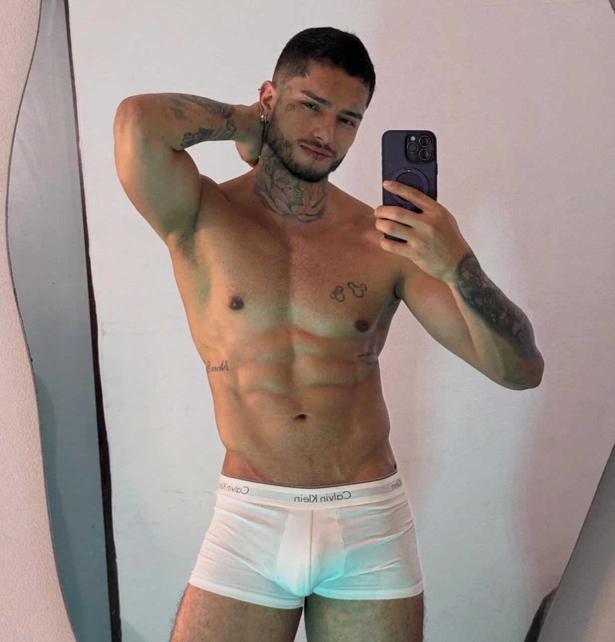 XXX Porn Photo of Nude Alanrodgers 28
