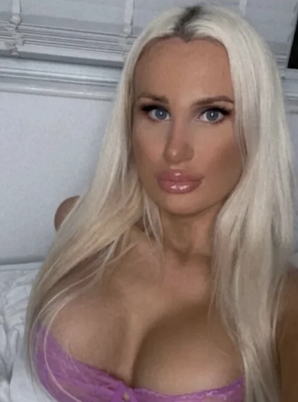 XXX Porn Photo of Nude ChloeFerrari 4